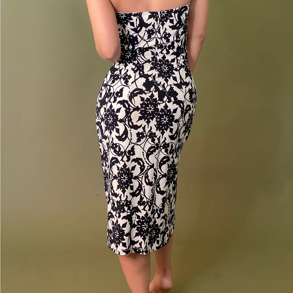 Ralph Lauren black and white strapless dress with bustier interior. Size-S